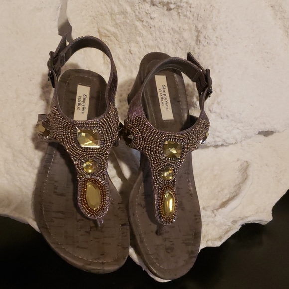 🧡Vera Wang, EUC, 'Bejeweled' Wedges! - Picture 2 of 6